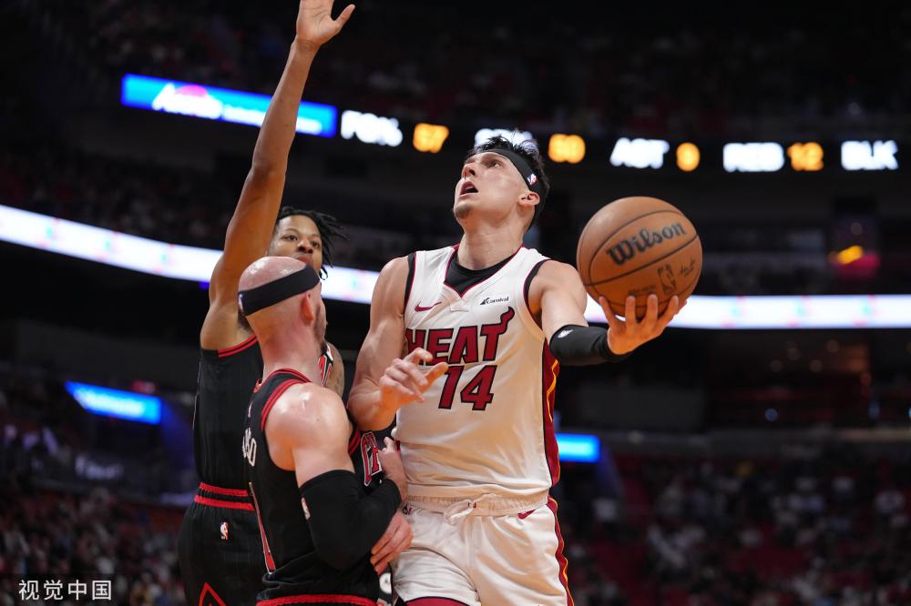 着球队的竞 着球队的竞