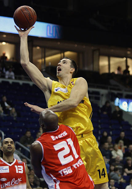 对于西班牙 对于西班牙